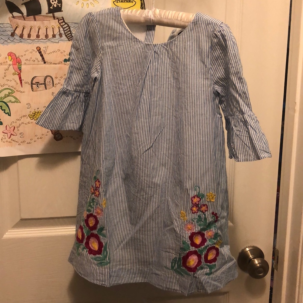 Striped dress with flower embroidery
